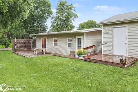 904 6th Avenue E Albia IA 52531