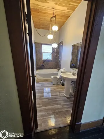 113 Woodrow Street Stockport IA 52651