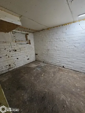113 Woodrow Street Stockport IA 52651
