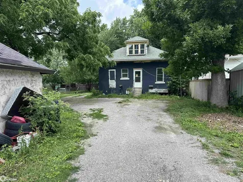 113 Woodrow Street Stockport IA 52651