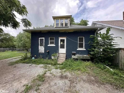 113 Woodrow Street Stockport IA 52651