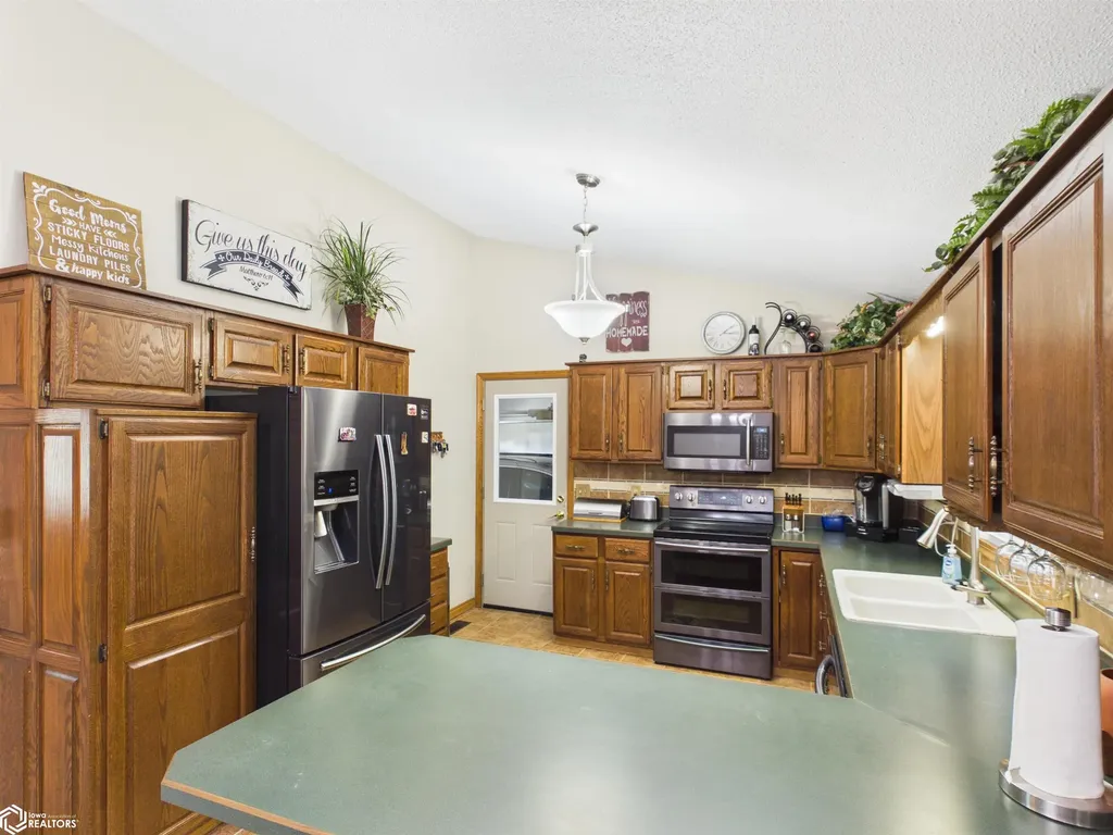 6 Eleaner Drive Ottumwa IA 52501