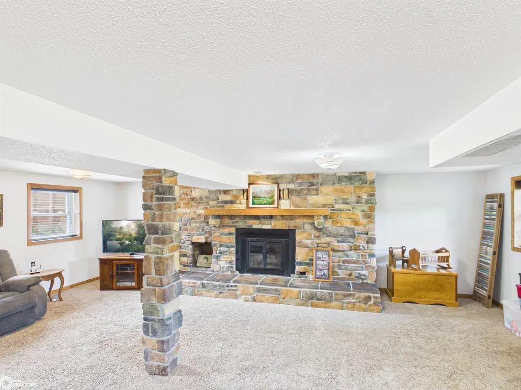 6 Eleaner Drive Ottumwa IA 52501