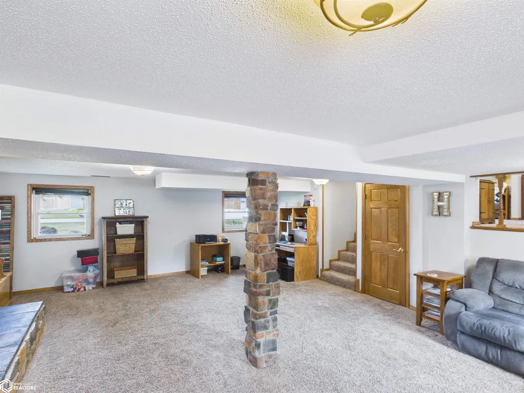 6 Eleaner Drive Ottumwa IA 52501