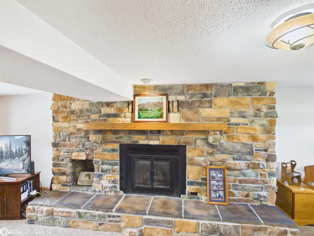 6 Eleaner Drive Ottumwa IA 52501