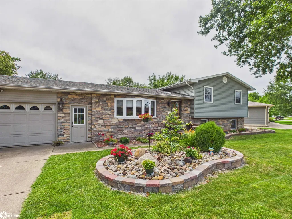 6 Eleaner Drive Ottumwa IA 52501