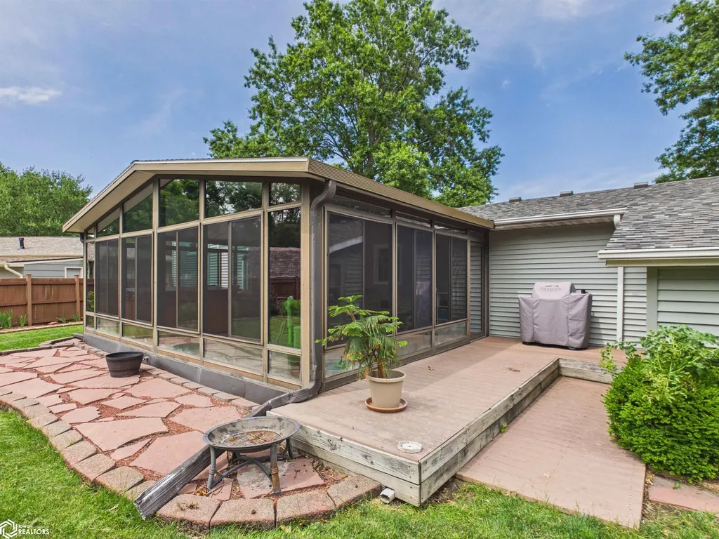 6 Eleaner Drive Ottumwa IA 52501