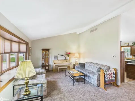 6 Eleanor Drive Ottumwa IA 52501
