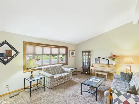 6 Eleanor Drive Ottumwa IA 52501