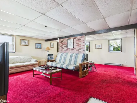 2746 255th Avenue Montrose IA 52639