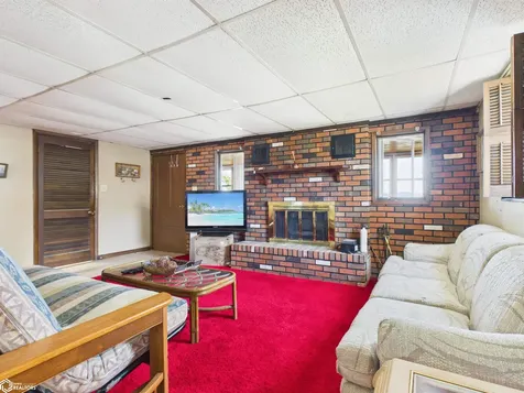 2746 255th Avenue Montrose IA 52639