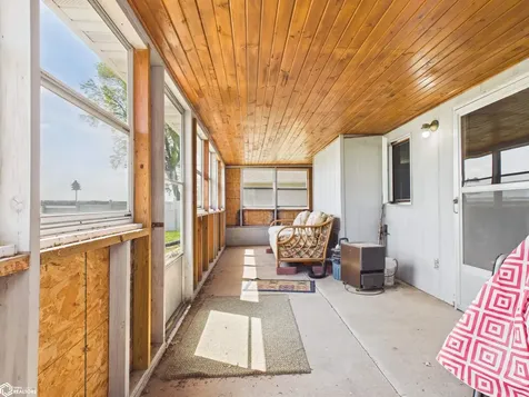 2746 255th Avenue Montrose IA 52639