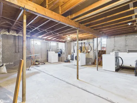 2746 255th Avenue Montrose IA 52639