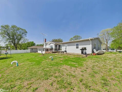 2746 255th Avenue Montrose IA 52639