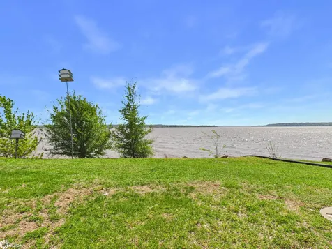 2746 255th Avenue Montrose IA 52639