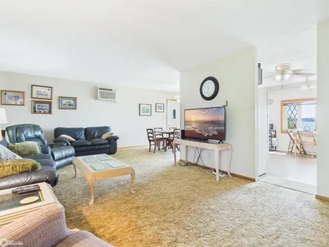 2746 255th Avenue Montrose IA 52639