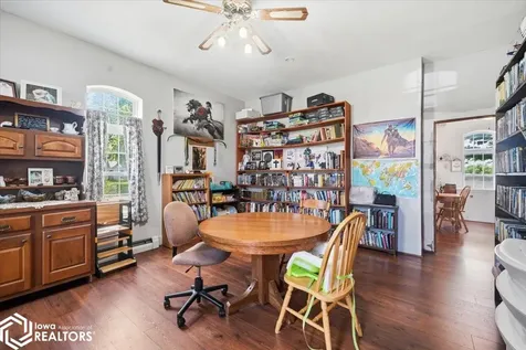 922 3rd Avenue Ackley IA 50601