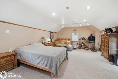 922 3rd Avenue Ackley IA 50601