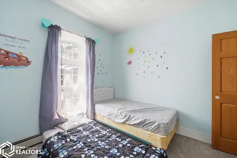 922 3rd Avenue Ackley IA 50601