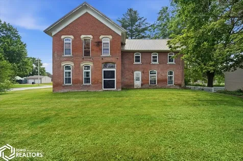 922 3rd Avenue Ackley IA 50601