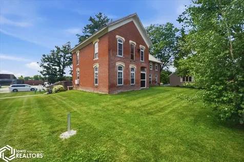 922 3rd Avenue Ackley IA 50601