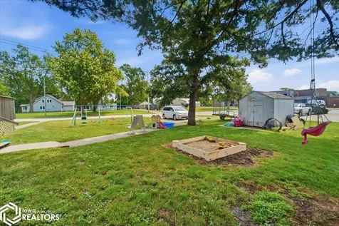 922 3rd Avenue Ackley IA 50601