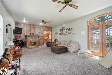 922 3rd Avenue Ackley IA 50601