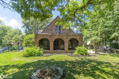 636 2nd Street NE Mason City IA 50401
