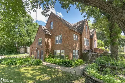 636 2nd Street NE Mason City IA 50401