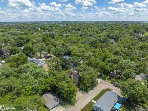 636 2nd Street NE Mason City IA 50401