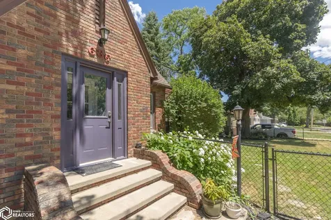 636 2nd Street NE Mason City IA 50401