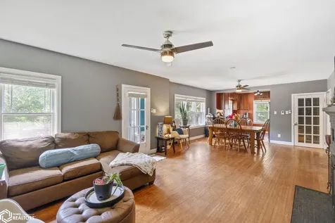 636 2nd Street NE Mason City IA 50401