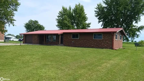 566 W Main Street Fremont IA 52561
