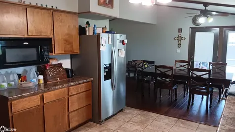 566 W Main Street Fremont IA 52561