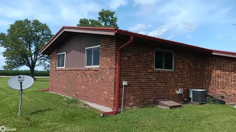 566 W Main Street Fremont IA 52561