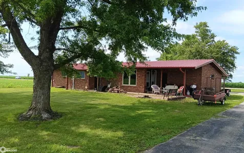 566 W Main Street Fremont IA 52561