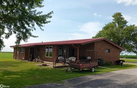 566 W Main Street Fremont IA 52561