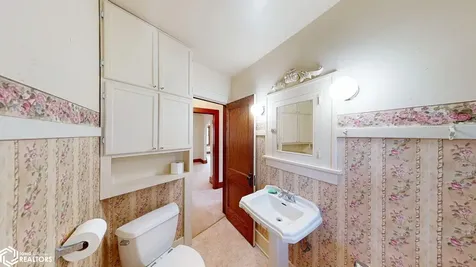 1135 1st Street SW Mason City IA 50401