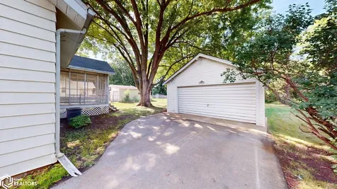 1135 1st Street SW Mason City IA 50401