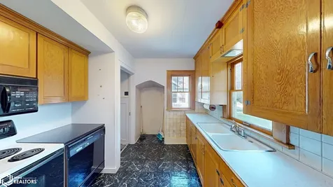 1135 1st Street SW Mason City IA 50401