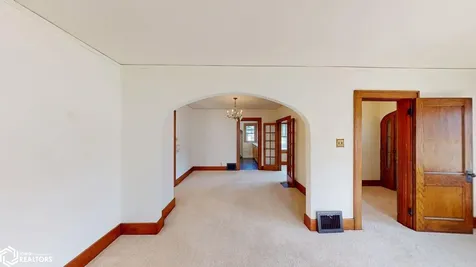 1135 1st Street SW Mason City IA 50401