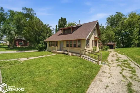 1501 11th Street Eldora IA 50627