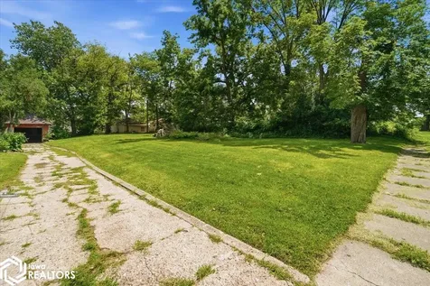 1501 11th Street Eldora IA 50627
