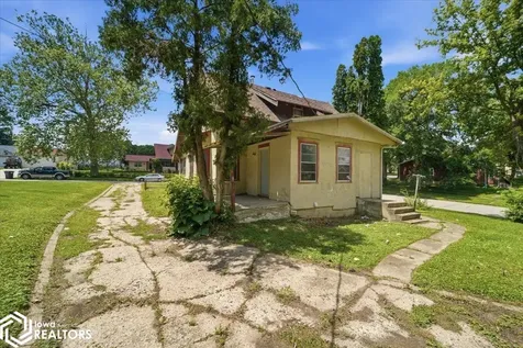 1501 11th Street Eldora IA 50627