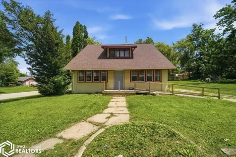 1501 11th Street Eldora IA 50627