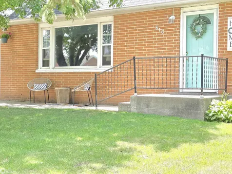 616 S Indiana Mason City IA 50401