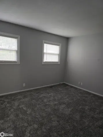 1002 Maywood Drive Oskaloosa IA 52577