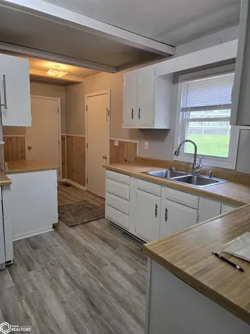 1002 Maywood Drive Oskaloosa IA 52577