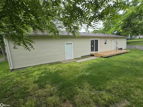 1002 Maywood Drive Oskaloosa IA 52577