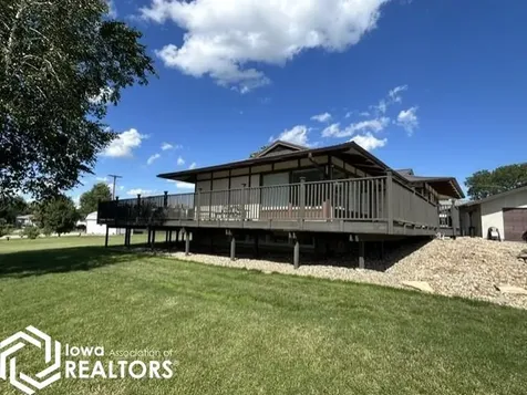 609 W 12th Street Tama IA 52339